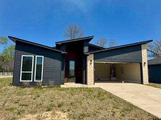 15610 Garden Lane, Lindale, TX 75771