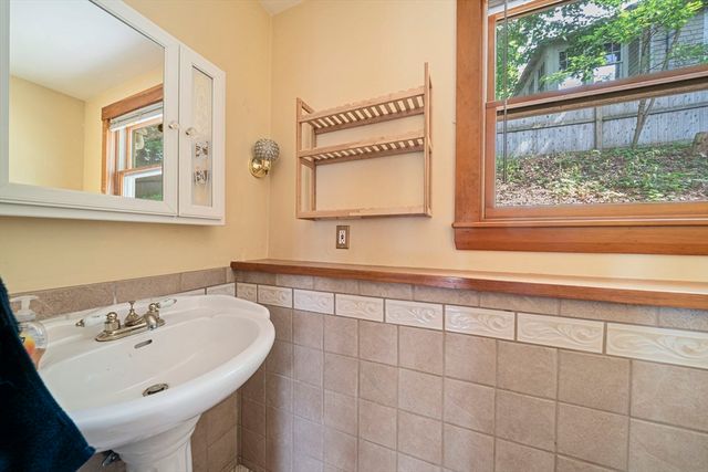 5 Margerie St, Plymouth, MA 02360