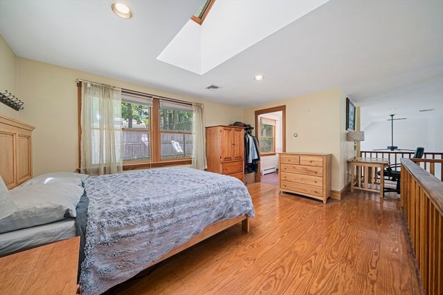 5 Margerie St, Plymouth, MA 02360