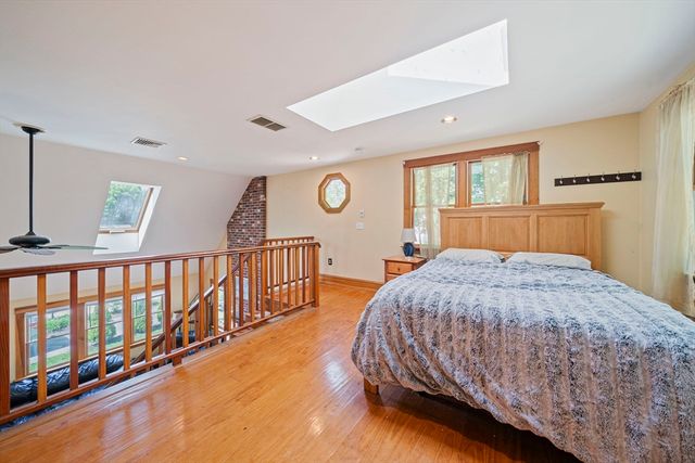 5 Margerie St, Plymouth, MA 02360