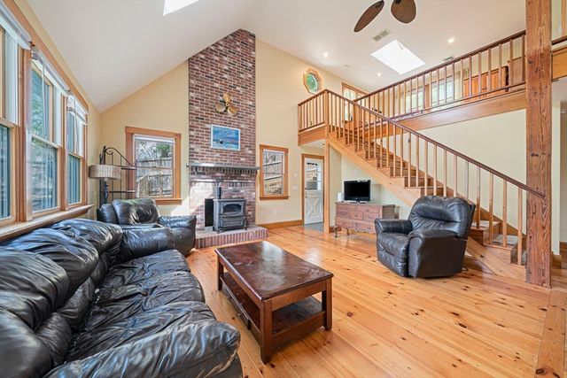 5 Margerie St, Plymouth, MA 02360