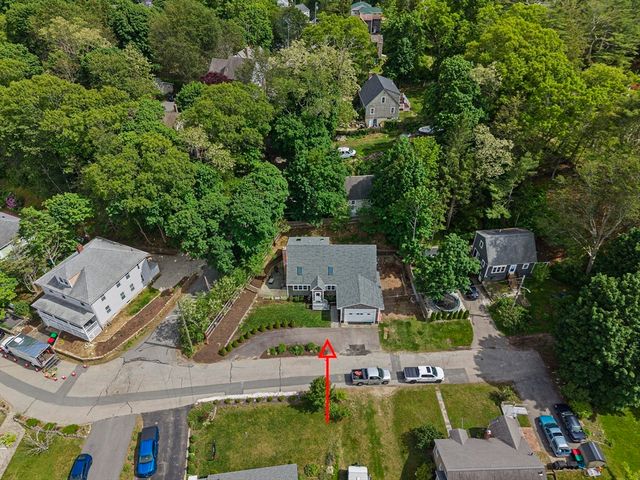 5 Margerie St, Plymouth, MA 02360