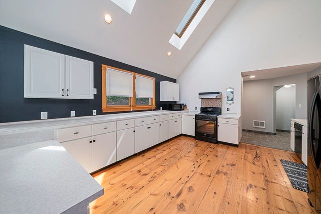 5 Margerie St, Plymouth, MA 02360