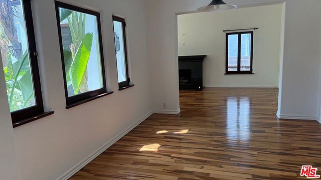 118 N La Peer Drive, Los Angeles, CA 90048