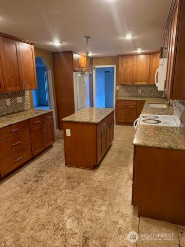 635 Holly Court, Shelton, WA 98584