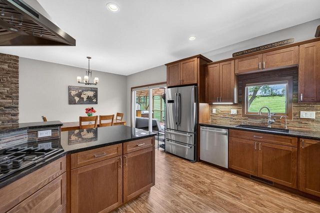 111 Savannah Circle, Barneveld, WI 53507