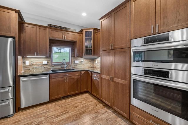 111 Savannah Circle, Barneveld, WI 53507