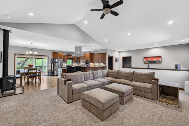 111 Savannah Circle, Barneveld, WI 53507