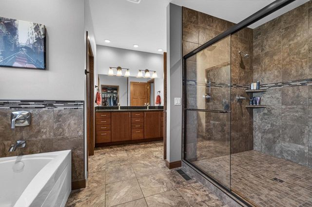 111 Savannah Circle, Barneveld, WI 53507