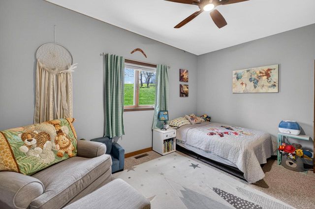 111 Savannah Circle, Barneveld, WI 53507