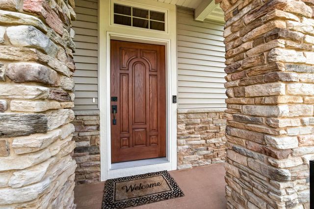111 Savannah Circle, Barneveld, WI 53507