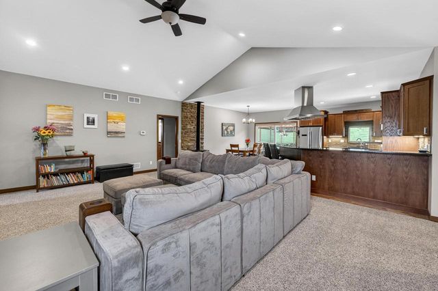 111 Savannah Circle, Barneveld, WI 53507