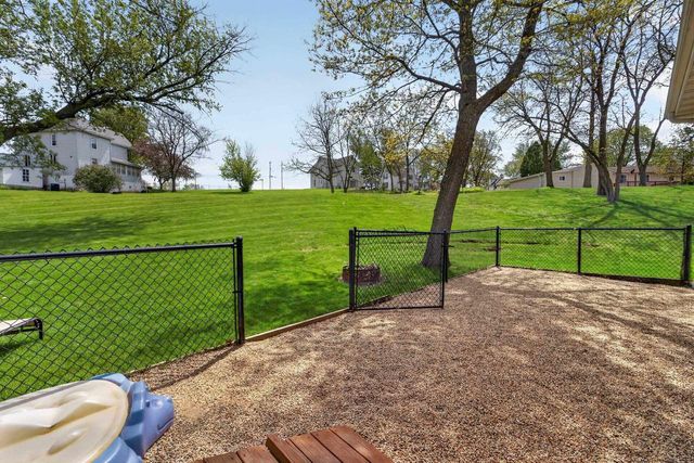 111 Savannah Circle, Barneveld, WI 53507