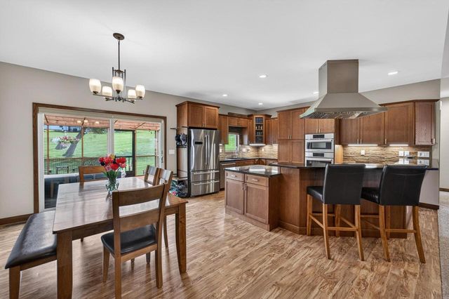 111 Savannah Circle, Barneveld, WI 53507