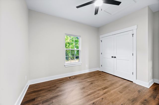 1239 N Main St, N, Tennessee Ridge, TN 37178