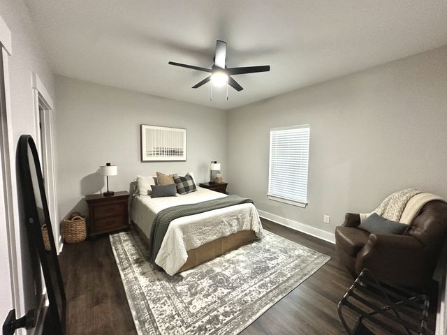 1239 N Main St, N, Tennessee Ridge, TN 37178