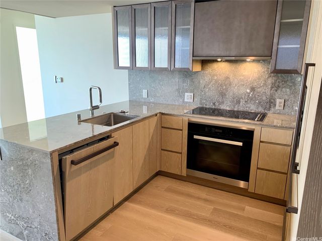 1000 Auahi Street 1807, Honolulu, HI 96814