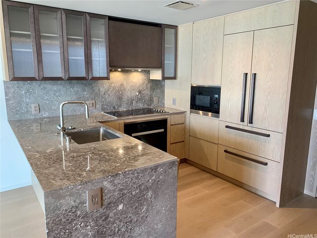 1000 Auahi Street 1807, Honolulu, HI 96814