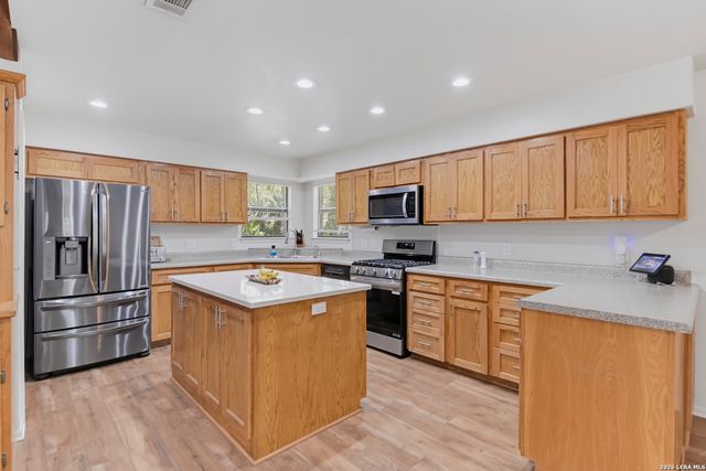1223 Old Homestead, Seguin, TX 78155