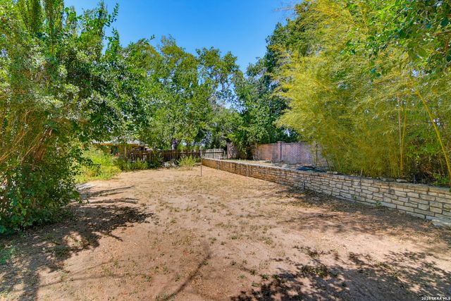 1223 Old Homestead, Seguin, TX 78155