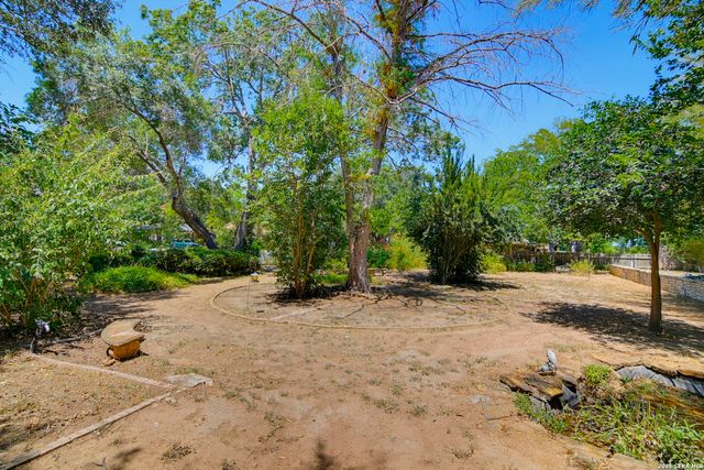 1223 Old Homestead, Seguin, TX 78155