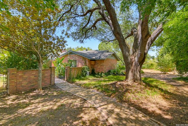 1223 Old Homestead, Seguin, TX 78155