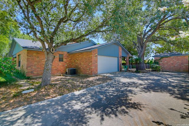1223 Old Homestead, Seguin, TX 78155