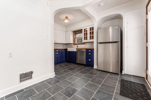 51 E Schreyer Place, Columbus, OH 43214