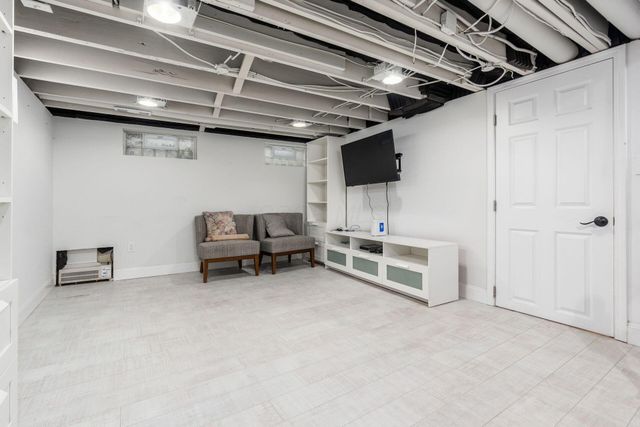 51 E Schreyer Place, Columbus, OH 43214