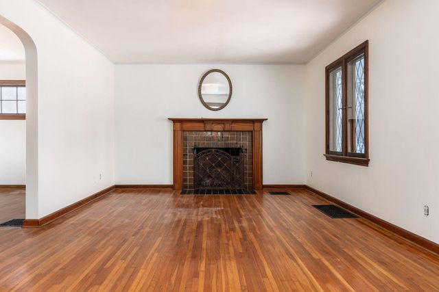 51 E Schreyer Place, Columbus, OH 43214