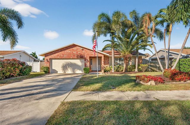 2691 SW 11th Pl, Deerfield Beach, FL 33442