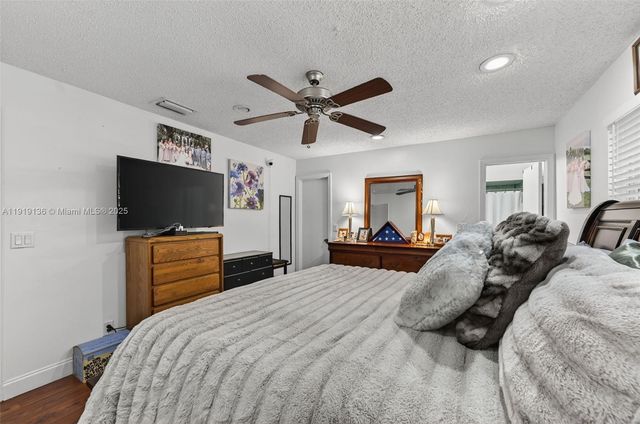 2691 SW 11th Pl, Deerfield Beach, FL 33442