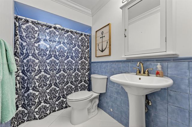 2691 SW 11th Pl, Deerfield Beach, FL 33442