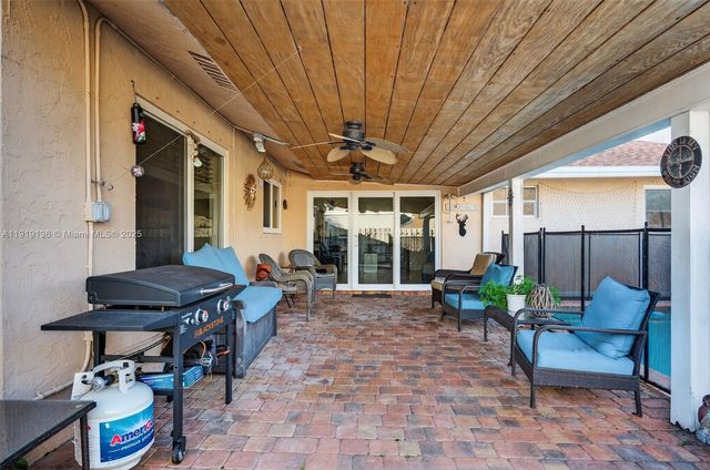 2691 SW 11th Pl, Deerfield Beach, FL 33442