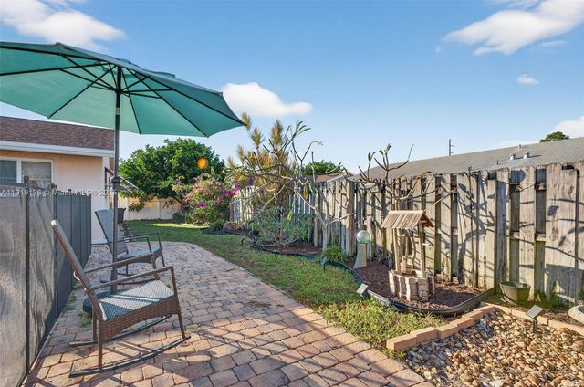 2691 SW 11th Pl, Deerfield Beach, FL 33442