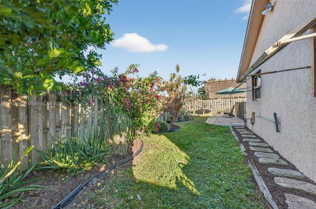 2691 SW 11th Pl, Deerfield Beach, FL 33442