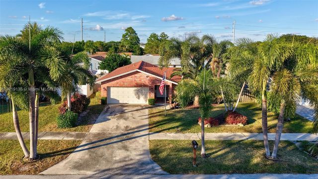 2691 SW 11th Pl, Deerfield Beach, FL 33442