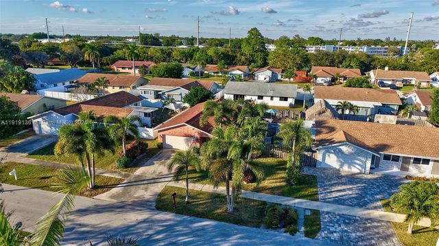 2691 SW 11th Pl, Deerfield Beach, FL 33442