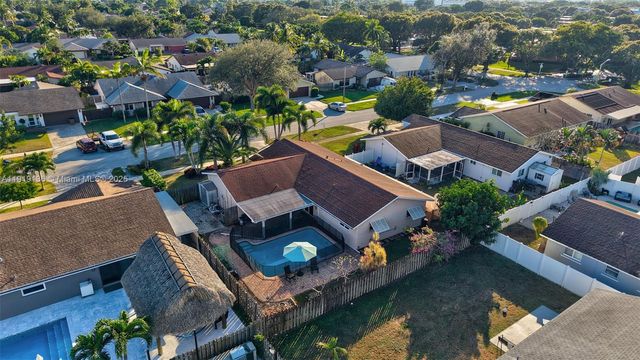 2691 SW 11th Pl, Deerfield Beach, FL 33442