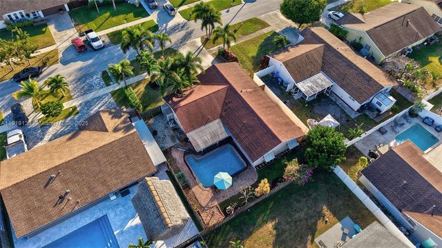 2691 SW 11th Pl, Deerfield Beach, FL 33442