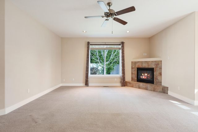 2221 NE Indigo Lane, Bend, OR 97701