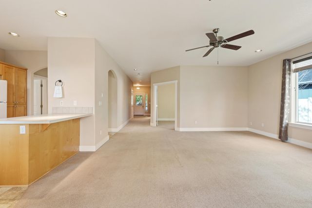 2221 NE Indigo Lane, Bend, OR 97701