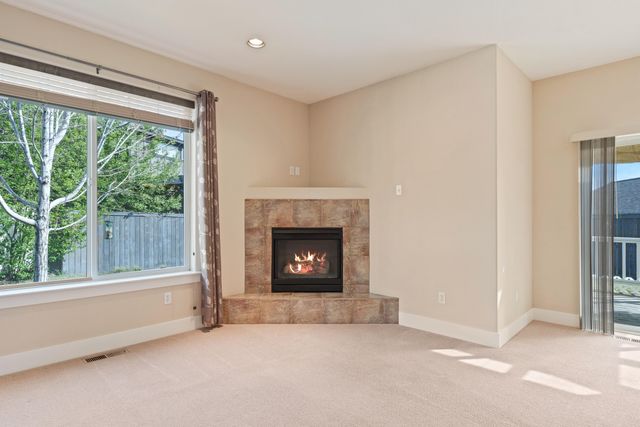 2221 NE Indigo Lane, Bend, OR 97701