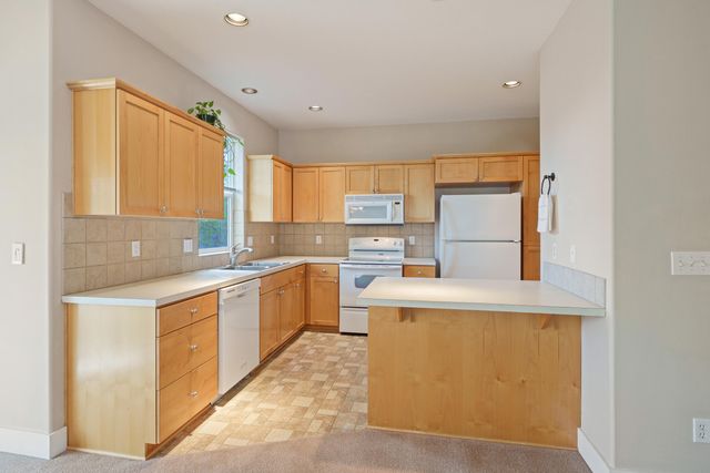 2221 NE Indigo Lane, Bend, OR 97701