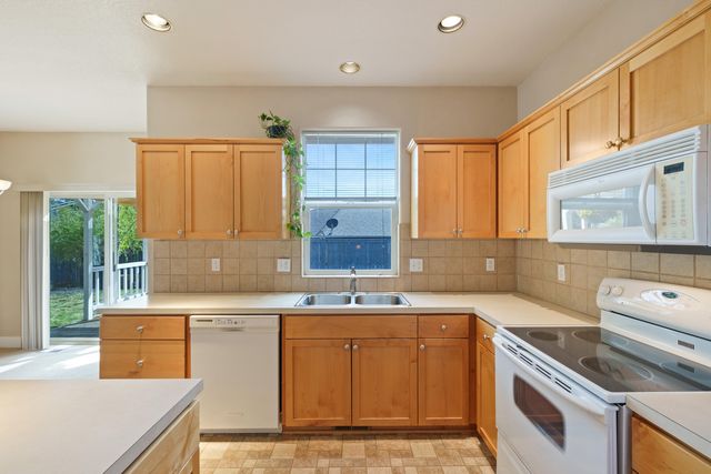 2221 NE Indigo Lane, Bend, OR 97701