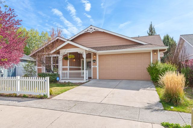 2221 NE Indigo Lane, Bend, OR 97701