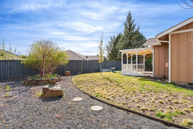 2221 NE Indigo Lane, Bend, OR 97701