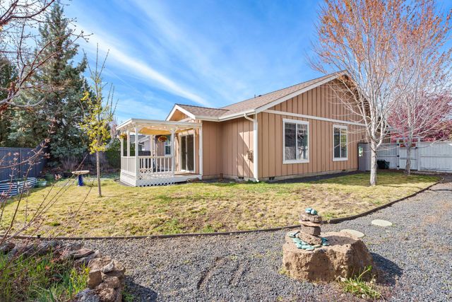 2221 NE Indigo Lane, Bend, OR 97701