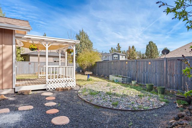 2221 NE Indigo Lane, Bend, OR 97701