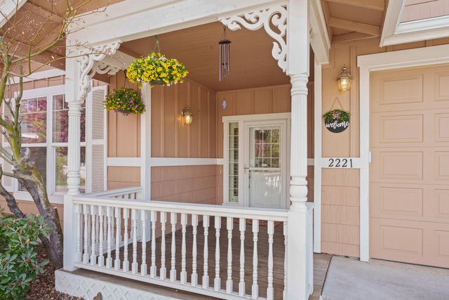 2221 NE Indigo Lane, Bend, OR 97701